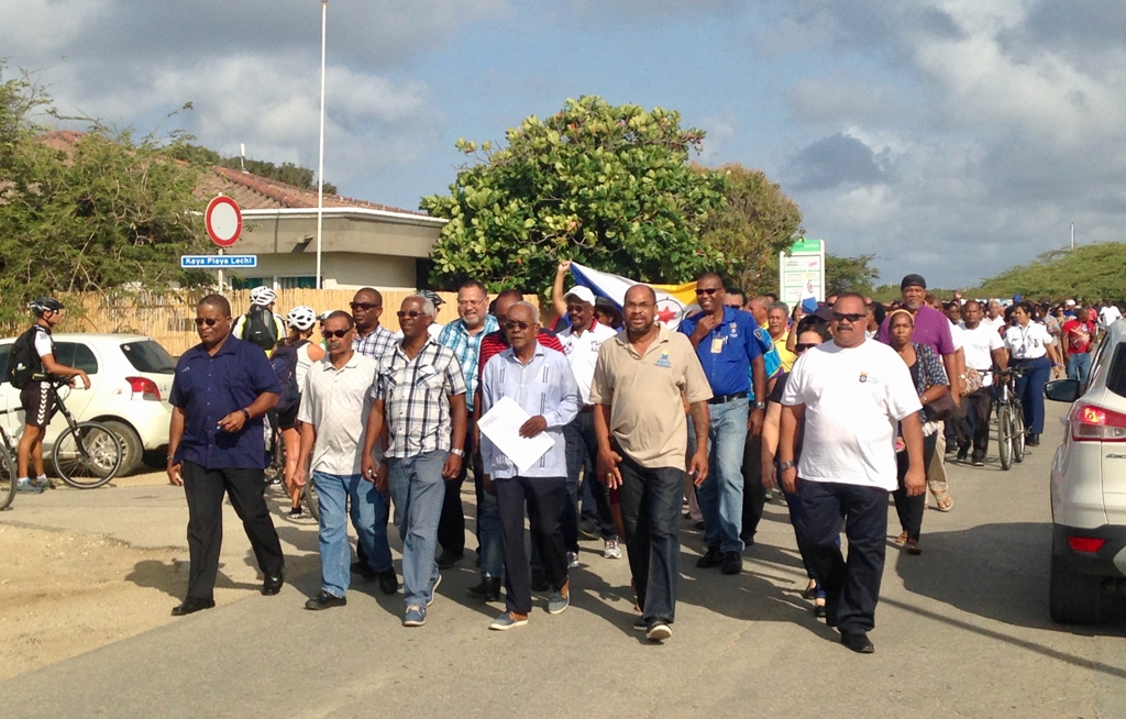 Bonaire united against pension reduction for the BES