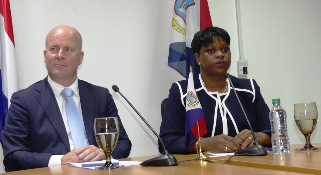 Dutch support for problem with St. Maarten landfill