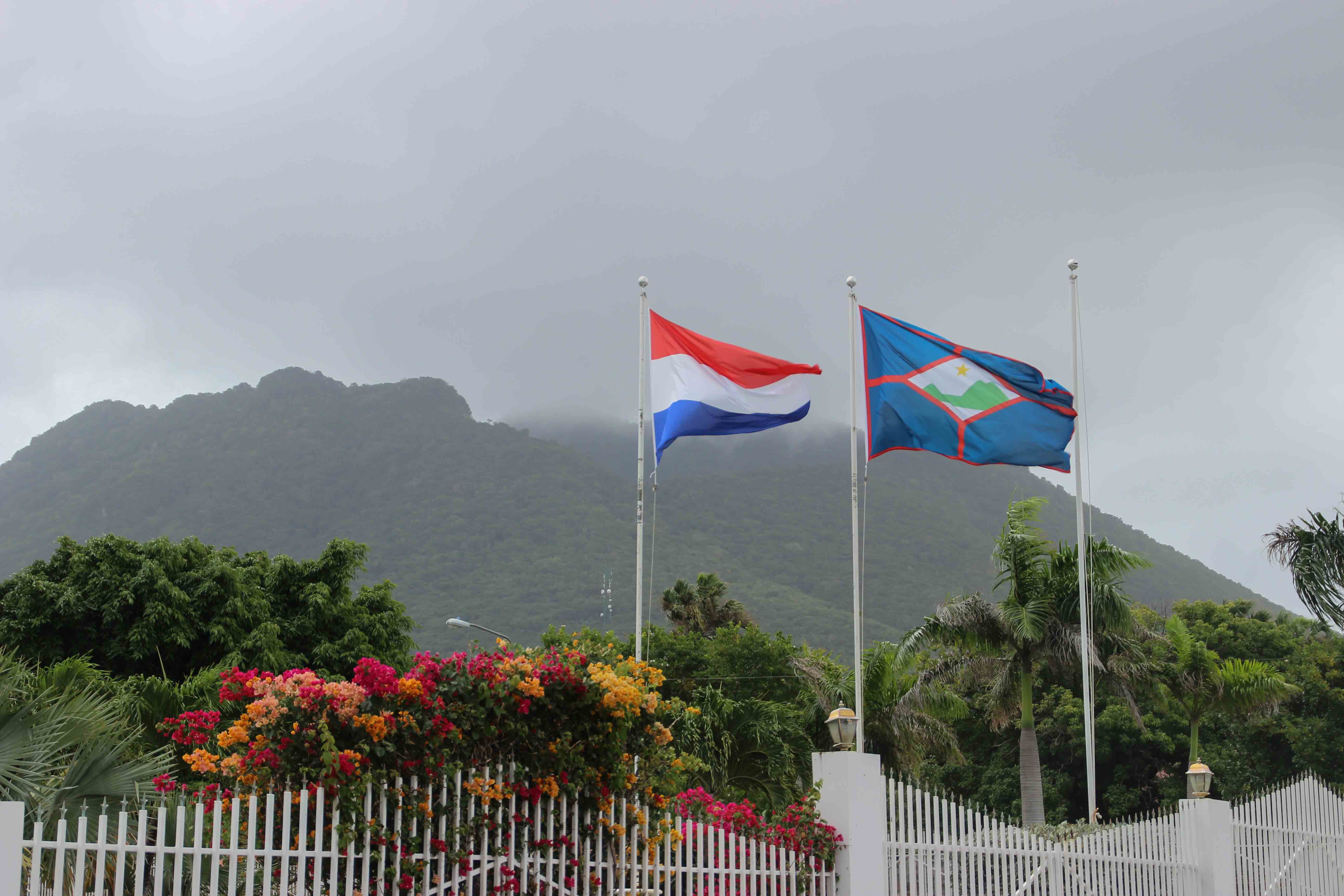 Dangerous cliffs on Statia: Netherlands finally taking action