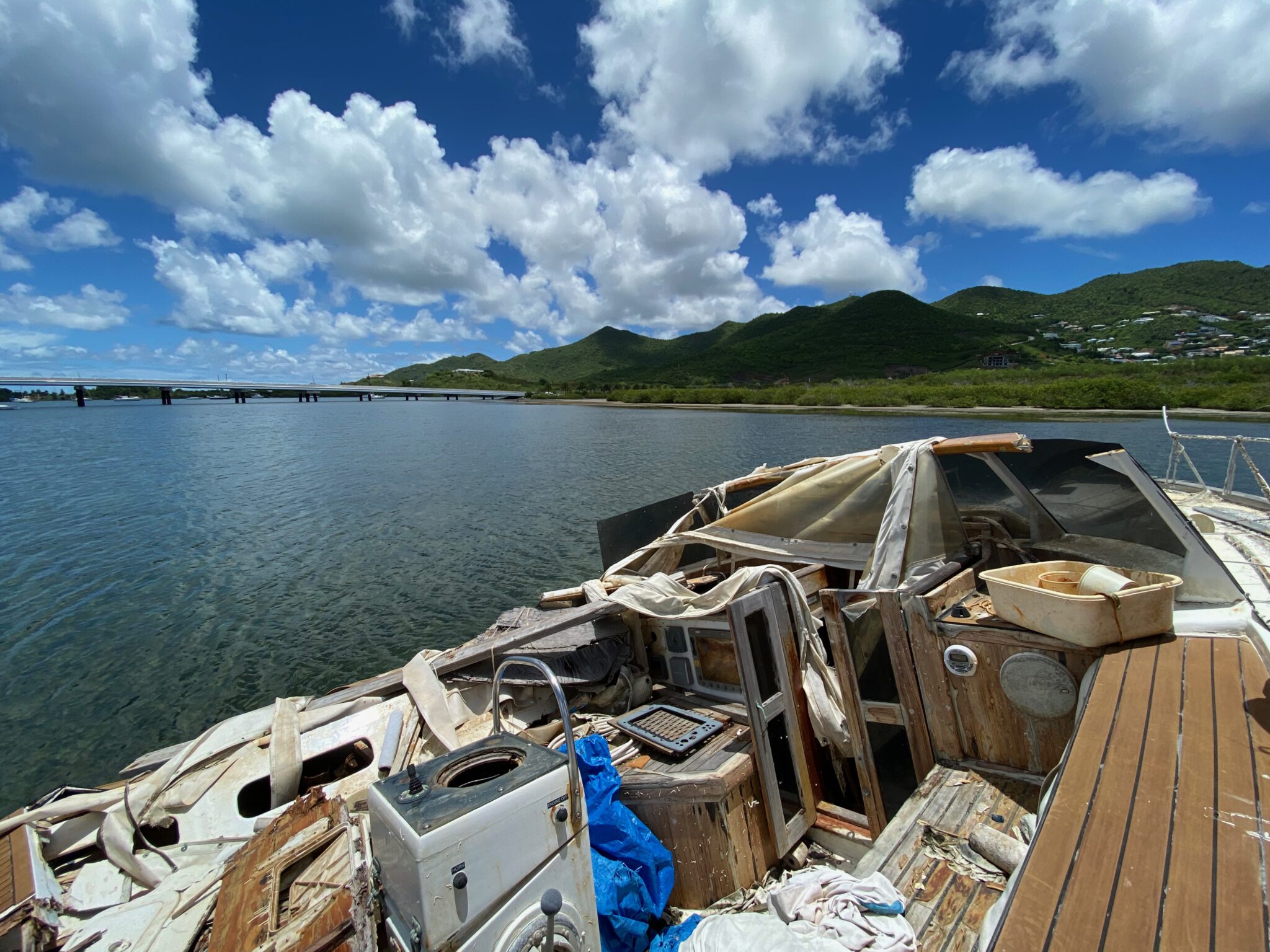 Shipwrecks on Sint Maarten are a hazard for people and the environment