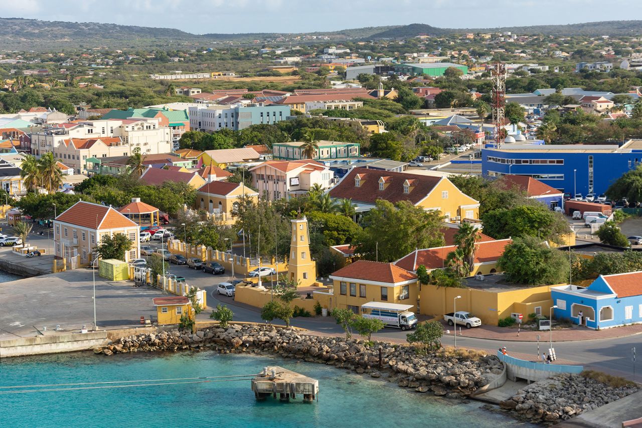 Earning a quick buck on Bonaire? ‘They’re stealing our clients’